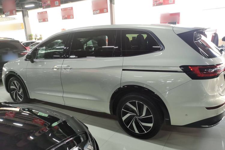 Used Volkswagen Viloran 2024 330TSI Luxury Edition Left Side