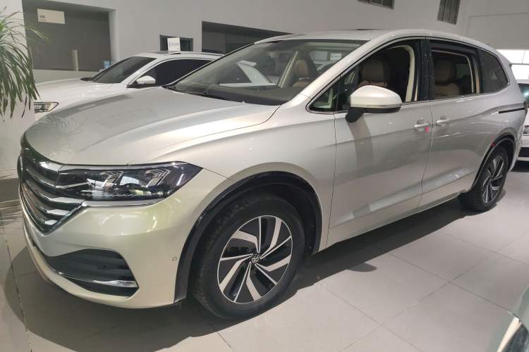 Used Volkswagen Viloran 2024 330TSI Luxury Edition Left Side