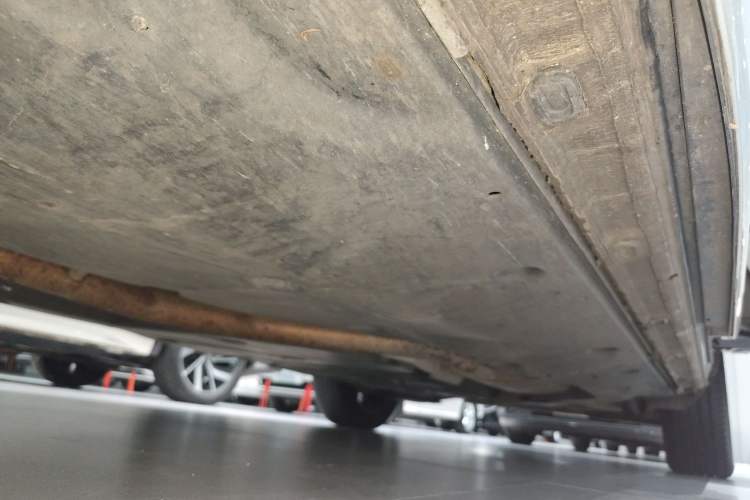 Used Volkswagen Viloran 2024 330TSI Luxury Edition Left Side Sill