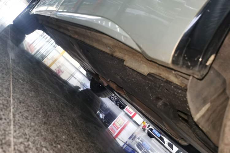 Used Volkswagen Viloran 2024 330TSI Luxury Edition Left Side Sill