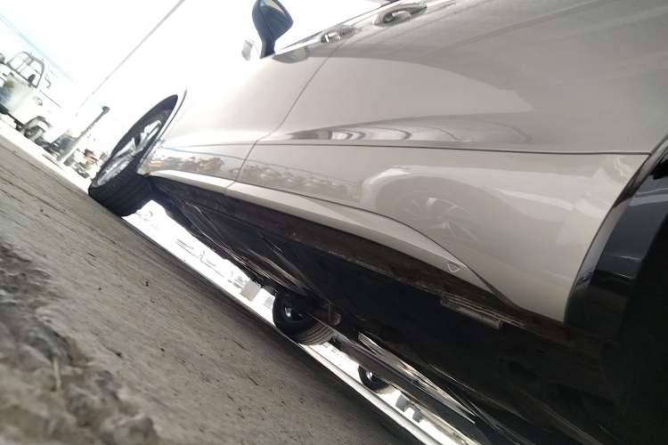 Used Volkswagen Viloran 2024 330TSI Luxury Edition Left Side Sill