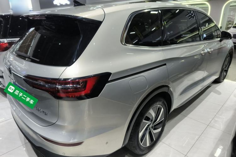 Used Volkswagen Viloran 2024 330TSI Luxury Edition Rear Right 45 Deg