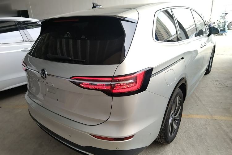 Used Volkswagen Viloran 2024 330TSI Luxury Edition Rear Right 45 Deg