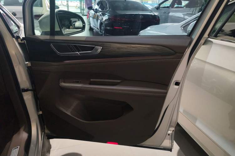Used Volkswagen Viloran 2024 330TSI Luxury Edition Right Front Door Interior