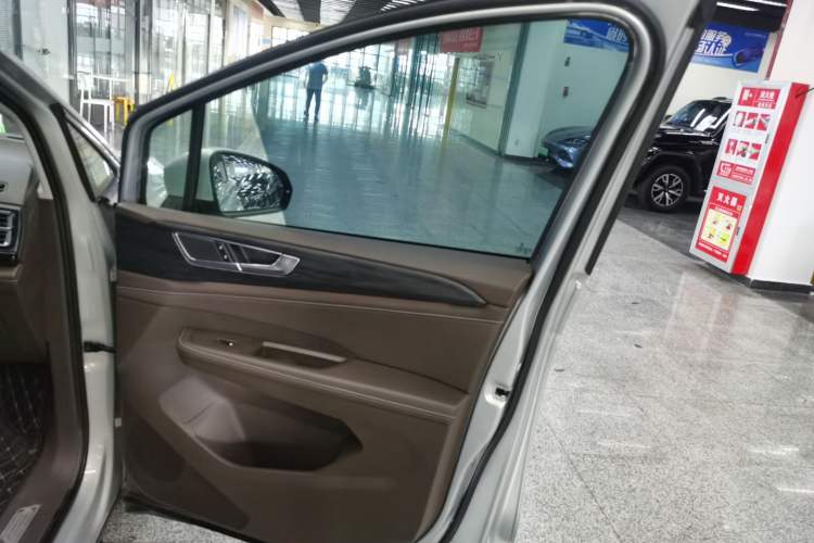 Used Volkswagen Viloran 2024 330TSI Luxury Edition Right Front Door Interior