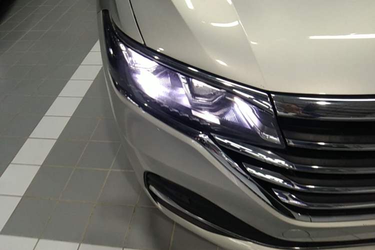 Used Volkswagen Viloran 2024 330TSI Luxury Edition Right Front Headlight