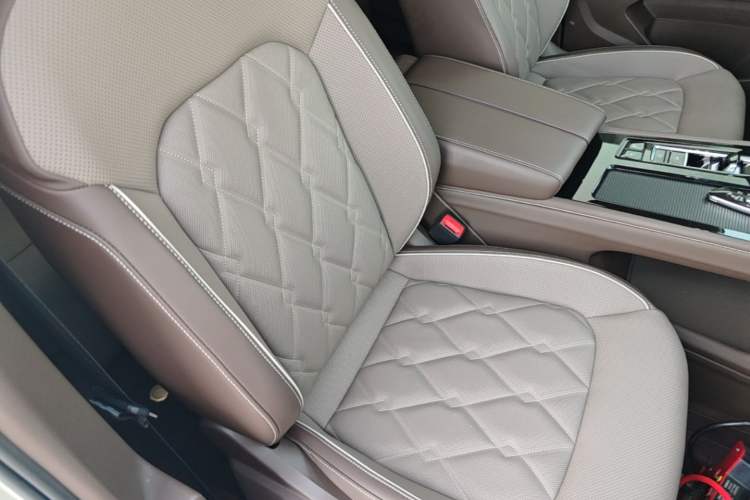 Used Volkswagen Viloran 2024 380TSI Premium Edition Right Front Seat