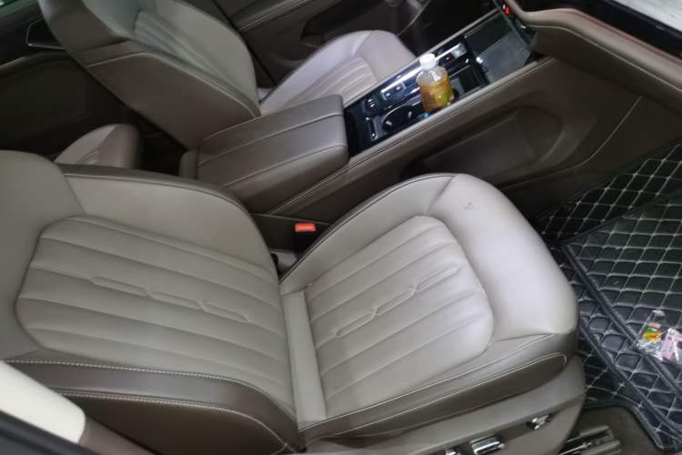 Used Volkswagen Viloran 2024 330TSI Luxury Edition Right Front Seat