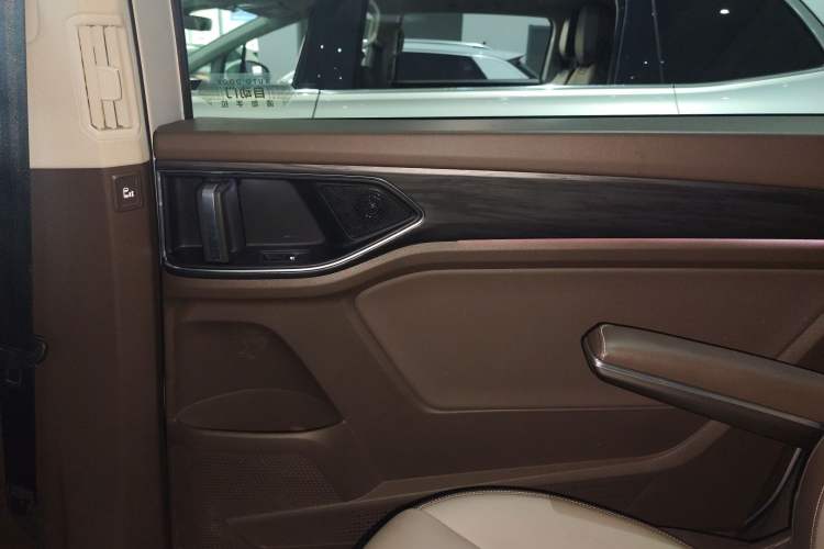 Used Volkswagen Viloran 2024 330TSI Luxury Edition Right Rear Door Interior