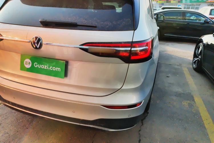 Used Volkswagen Viloran 2024 330TSI Luxury Edition Right Rear Taillight