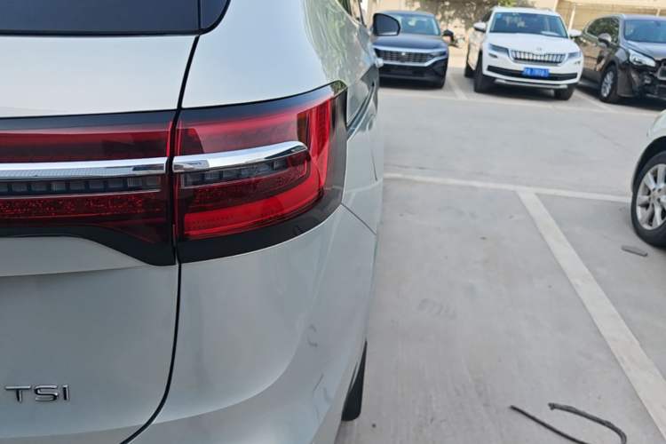 Used Volkswagen Viloran 2024 380TSI Premium Edition Right Rear Taillight