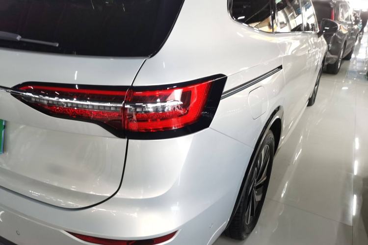 Used Volkswagen Viloran 2024 330TSI Luxury Edition Right Rear Taillight