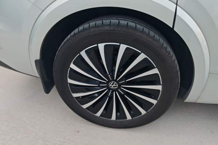 Used Volkswagen Viloran 2024 380TSI Premium Edition Right Rear Wheel Hub