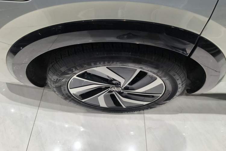 Used Volkswagen Viloran 2024 330TSI Luxury Edition Right Rear Wheel Hub
