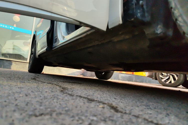 Used Volkswagen Viloran 2024 330TSI Luxury Edition Right Side Sill
