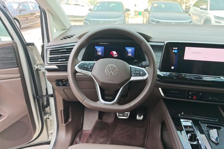 Used Volkswagen Viloran 2024 380TSI Premium Edition Steering Wheel