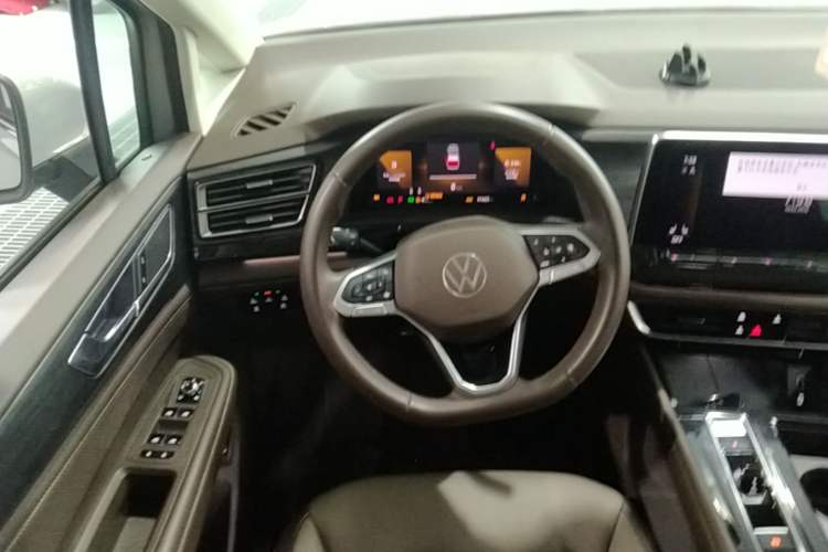 Used Volkswagen Viloran 2024 330TSI Luxury Edition Steering Wheel