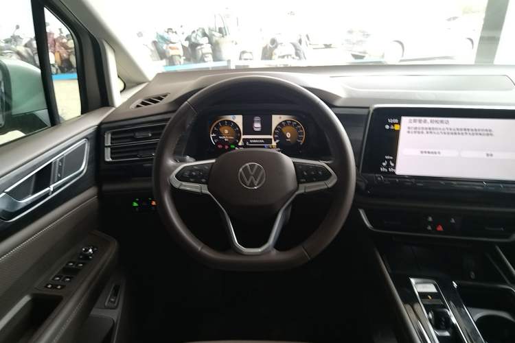 Used Volkswagen Viloran 2024 330TSI Luxury Edition Steering Wheel