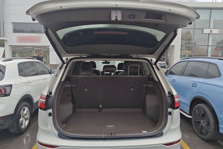 Used Volkswagen Viloran 2024 330TSI Luxury Edition Trunk