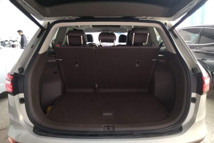 Used Volkswagen Viloran 2024 330TSI Luxury Edition Trunk