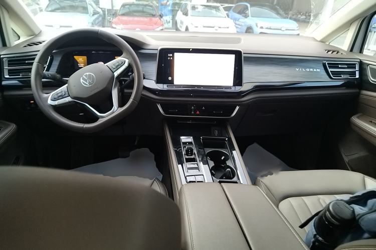 Used Volkswagen Viloran 2024 330TSI Luxury Edition Center Console