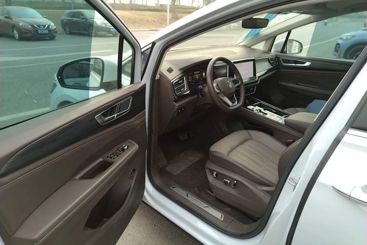 Used Volkswagen Viloran 2024 330TSI Luxury Edition Driver Seat