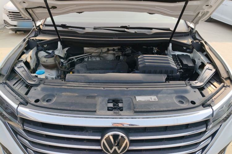 Used Volkswagen Viloran 2024 330TSI Luxury Edition Engine Bay
