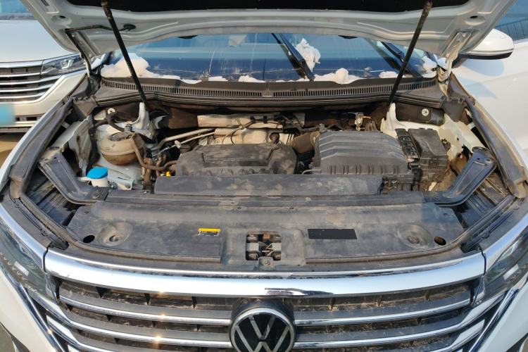 Used Volkswagen Viloran 2024 330TSI Luxury Edition Engine Bay