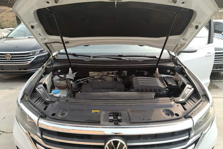Used Volkswagen Viloran 2024 330TSI Luxury Edition Engine Bay
