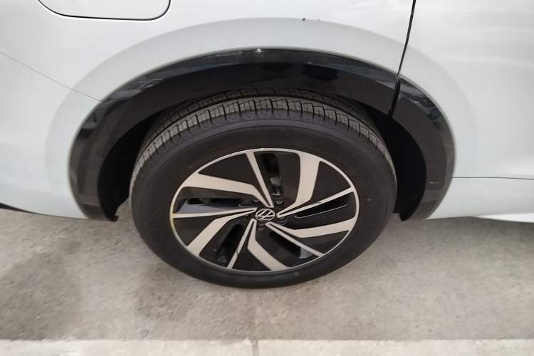 Used Volkswagen Viloran 2024 330TSI Luxury Edition Exterior 8