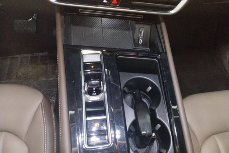 Used Volkswagen Viloran 2024 330TSI Luxury Edition Gear Lever