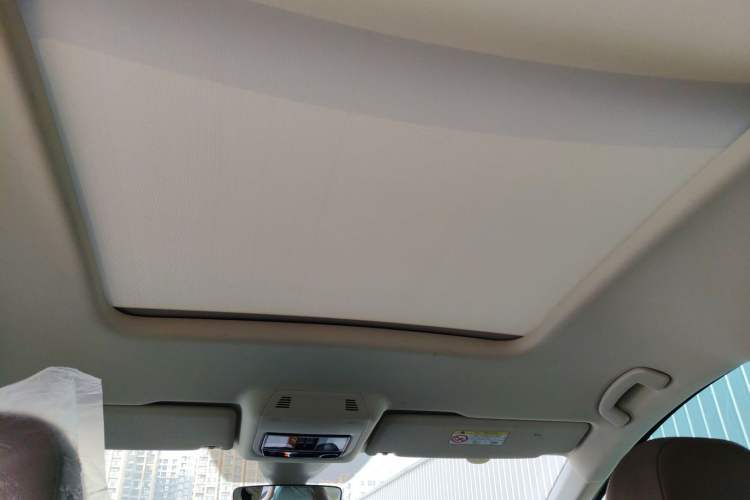 Used Volkswagen Viloran 2024 330TSI Luxury Edition Headliner
