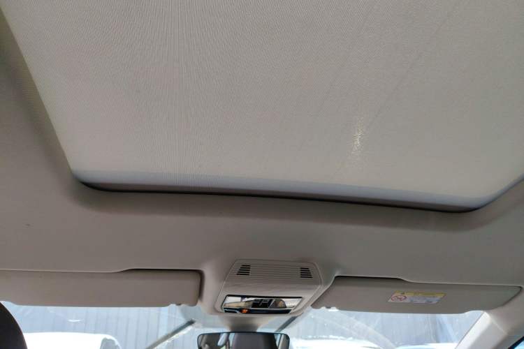 Used Volkswagen Viloran 2024 330TSI Luxury Edition Headliner