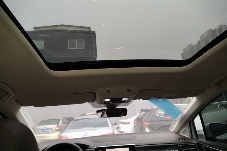 Used Volkswagen Viloran 2024 330TSI Luxury Edition Headliner