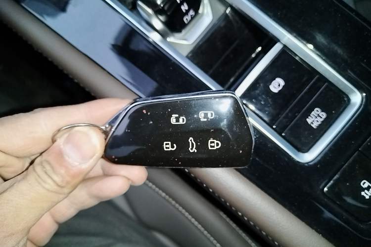 Used Volkswagen Viloran 2024 330TSI Luxury Edition Interior 1