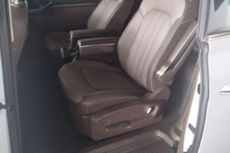 Used Volkswagen Viloran 2024 330TSI Luxury Edition Interior 2