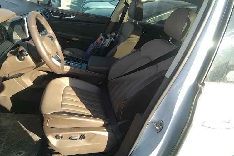 Used Volkswagen Viloran 2024 330TSI Luxury Edition Left Front Seat
