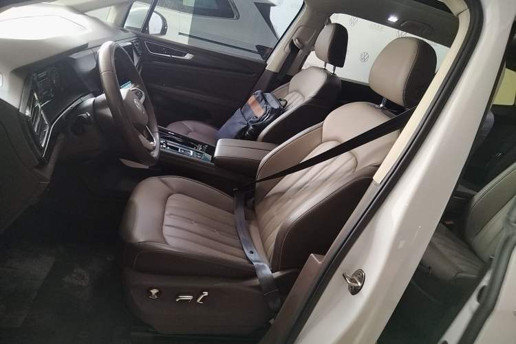 Used Volkswagen Viloran 2024 330TSI Luxury Edition Left Front Seat