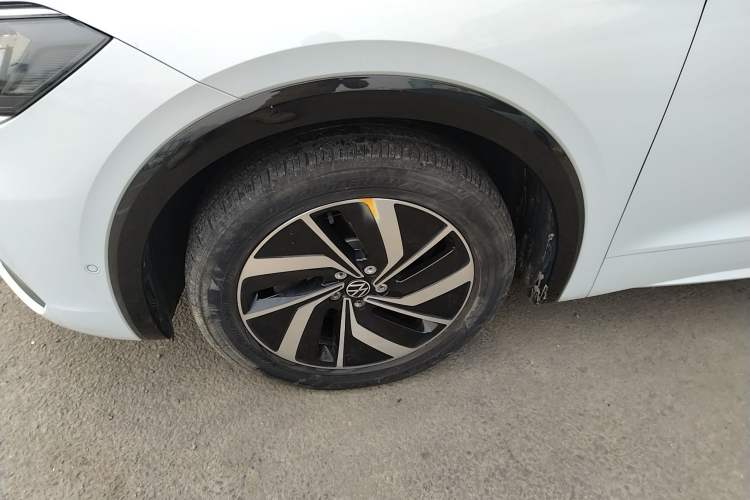 Used Volkswagen Viloran 2024 330TSI Luxury Edition Left Front Wheel Hub