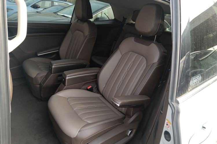 Used Volkswagen Viloran 2024 330TSI Luxury Edition Left Rear Seat