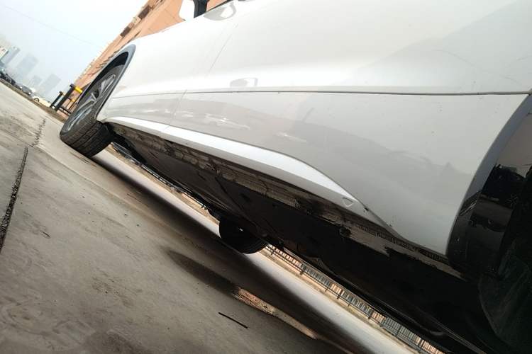 Used Volkswagen Viloran 2024 330TSI Luxury Edition Left Side Sill