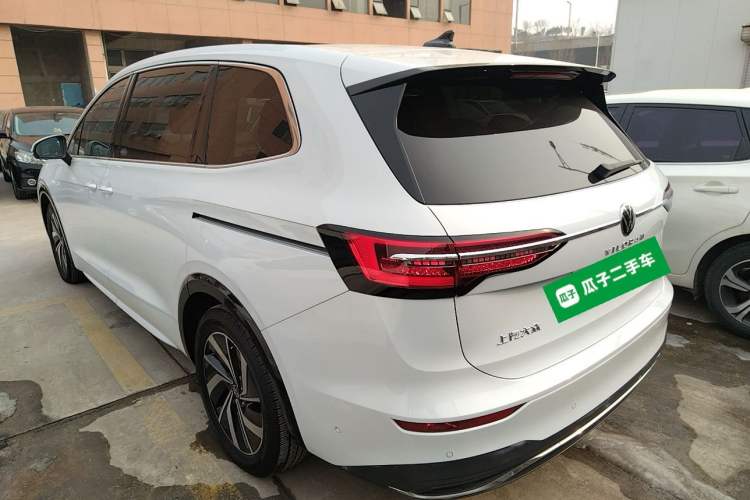 Used Volkswagen Viloran 2024 330TSI Luxury Edition Rear Left 45 Deg