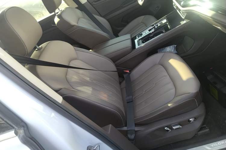 Used Volkswagen Viloran 2024 330TSI Luxury Edition Right Front Seat