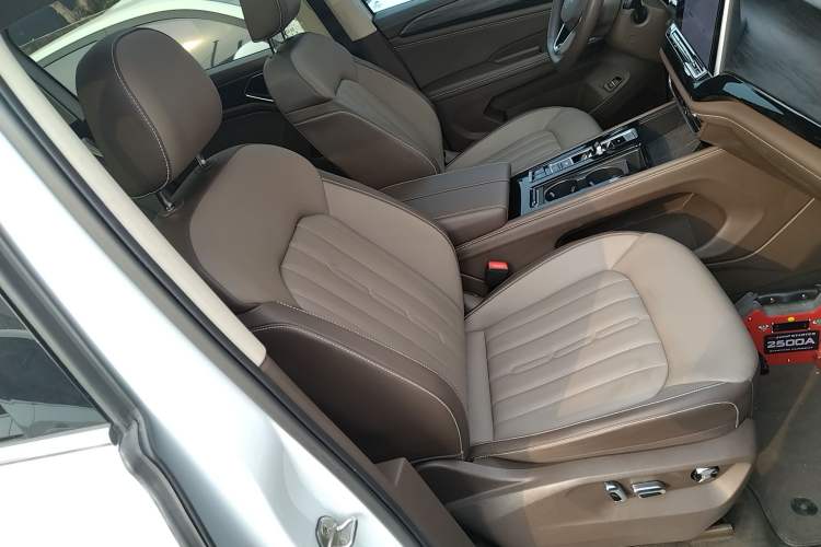 Used Volkswagen Viloran 2024 330TSI Luxury Edition Right Front Seat