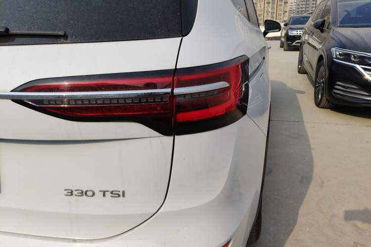 Used Volkswagen Viloran 2024 330TSI Luxury Edition Right Rear Taillight