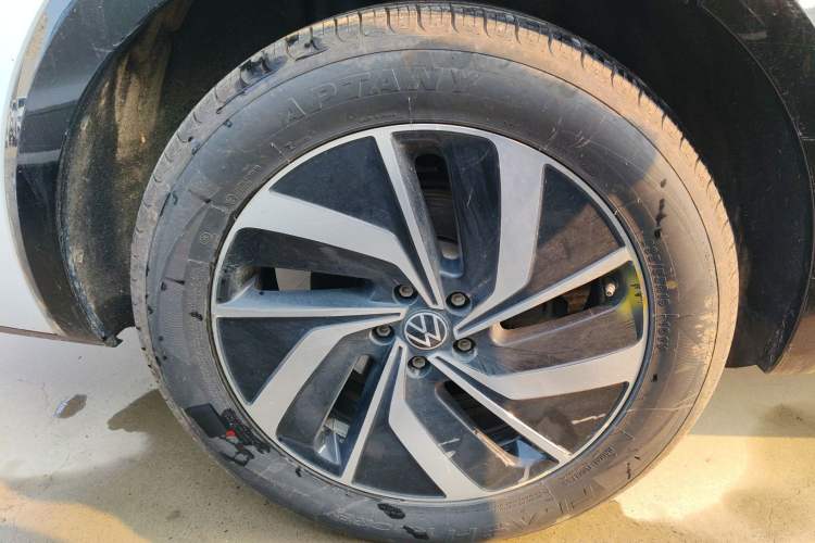 Used Volkswagen Viloran 2024 330TSI Luxury Edition Right Rear Wheel Hub
