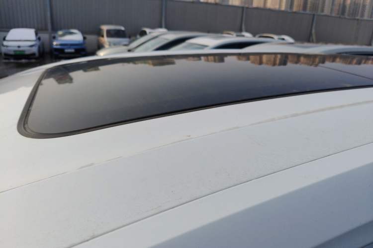 Used Volkswagen Viloran 2024 330TSI Luxury Edition Roof