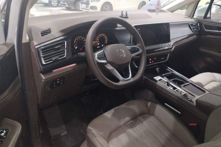 Used Volkswagen Viloran 2024 330TSI Luxury Edition Steering Wheel