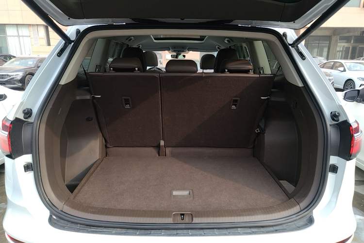 Used Volkswagen Viloran 2024 330TSI Luxury Edition Trunk