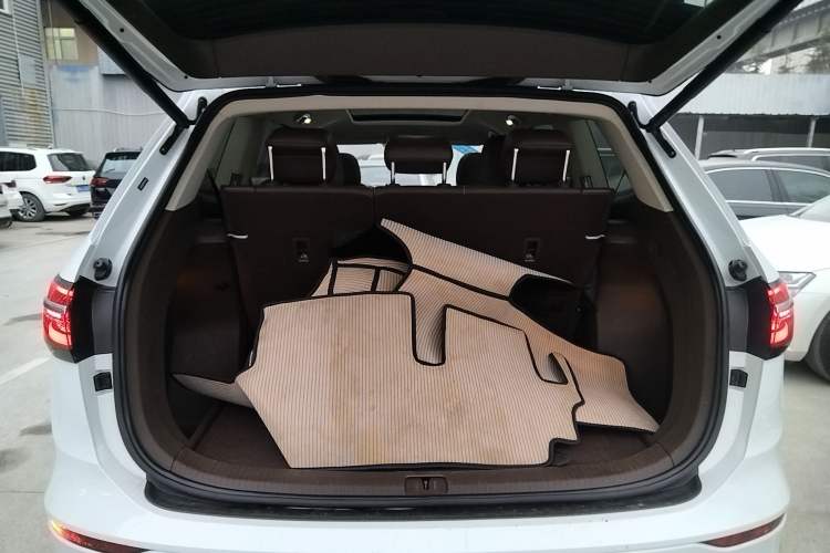 Used Volkswagen Viloran 2024 330TSI Luxury Edition Trunk